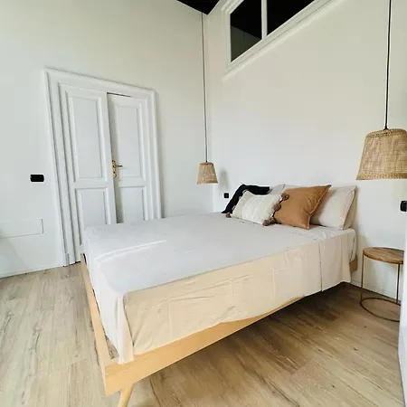 B&B Ruffo Di Bagnara Palazzo Monumentale Naples Exterior photo