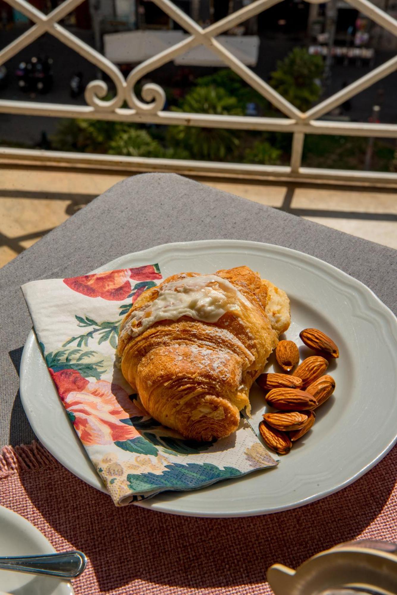 Bed & Breakfast Ruffo Di Bagnara Palazzo Monumentale Naples